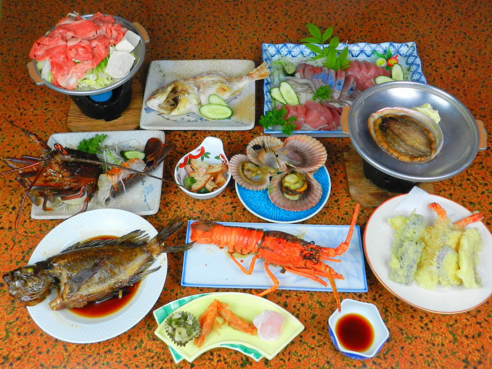 アワビ１個＆伊勢えび２尾（姿造り、磯浜焼）付き名物♪磯浜焼コース